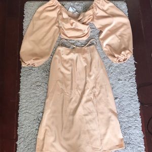 Lichi peach midi skirt and balloon sleeve crop top